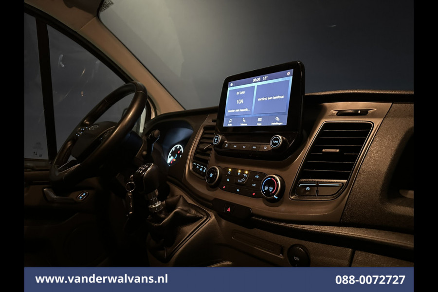 Ford Transit Custom 2.0 TDCI 131pk L2H1 Euro6 Airco | LED | Apple Carplay | Cruisecontrol | 2800kg Trekhaak Parkeersensoren, Stoelverwarming, Verwarmde voorruit, Bijrijdersbank Ford Transit Custom 2.0 TDCI 131pk L2H1 Euro6 Airco | LED | Apple Carplay | Cruisecontrol | 2800kg Trekhaak Parkeersensoren, Stoelverwarming, Verwarmde voorruit, Bijrijdersbank