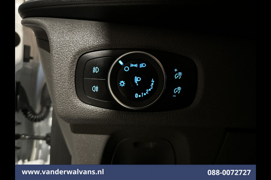 Ford Transit Custom 2.0 TDCI 131pk L2H1 Euro6 Airco | LED | Apple Carplay | Cruisecontrol | 2800kg Trekhaak Parkeersensoren, Stoelverwarming, Verwarmde voorruit, Bijrijdersbank Ford Transit Custom 2.0 TDCI 131pk L2H1 Euro6 Airco | LED | Apple Carplay | Cruisecontrol | 2800kg Trekhaak Parkeersensoren, Stoelverwarming, Verwarmde voorruit, Bijrijdersbank