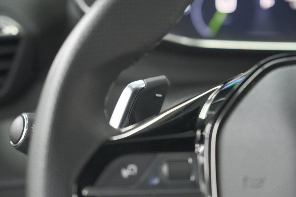 Peugeot 2008 PureTech 130 EAT8 GT | 360 Camera | Stoelmassage | Adaptieve Cruise Control | Dodehoekdetectie Peugeot 2008 PureTech 130 EAT8 GT | 360 Camera | Stoelmassage | Adaptieve Cruise Control | Dodehoekdetectie