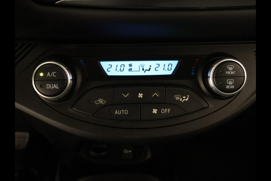 Toyota Yaris 1.5 HYBRID GOLD LIMITED EDITION.GARANTIE 8-2029 1e EIG.AFNEEMBARE TREKHAAK CLIMA. CRUISE. Toyota Yaris 1.5 HYBRID GOLD LIMITED EDITION.GARANTIE 8-2029 1e EIG.AFNEEMBARE TREKHAAK CLIMA. CRUISE.