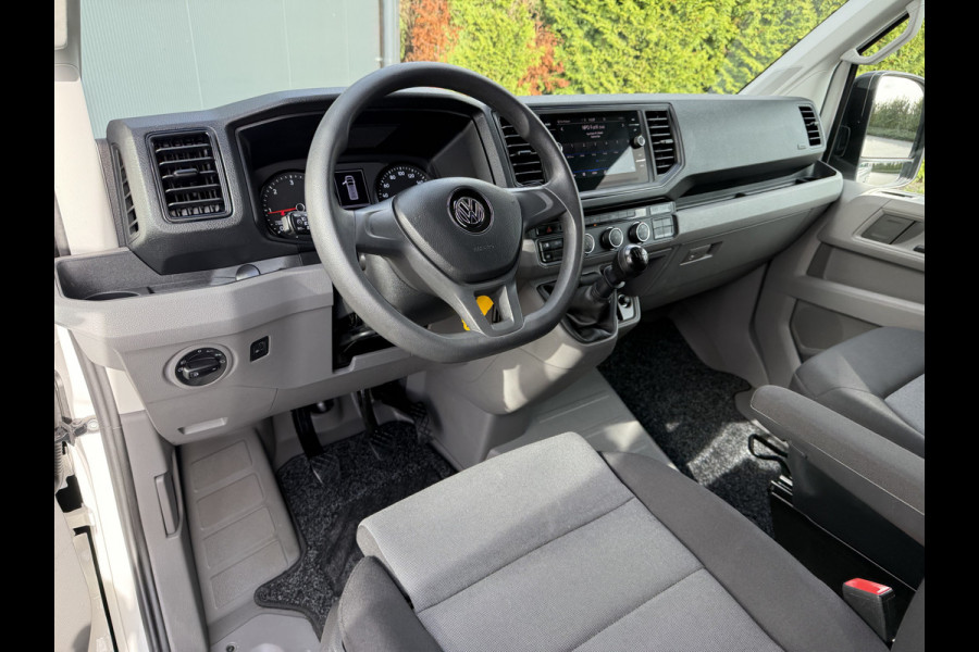 Volkswagen Crafter 35 2.0 TDI HIGHLINE+ / L3H3 / 750 KG DHOLLANDIA HYDR. LAADKLEP / AIRCO / CRUISE / NAVI / CAMERA / CARPLAY Volkswagen Crafter 35 2.0 TDI HIGHLINE+ / L3H3 / 750 KG DHOLLANDIA HYDR. LAADKLEP / AIRCO / CRUISE / NAVI / CAMERA / CARPLAY