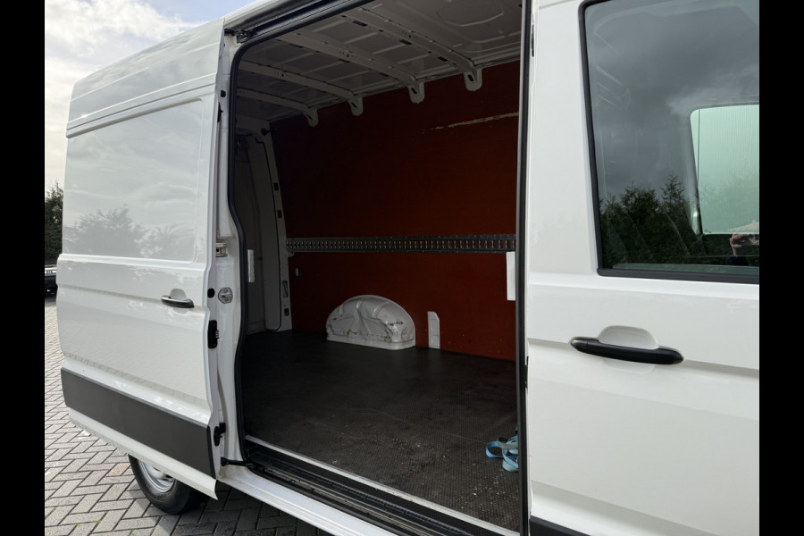 Volkswagen Crafter 35 2.0 TDI HIGHLINE+ / L3H3 / 750 KG DHOLLANDIA HYDR. LAADKLEP / AIRCO / CRUISE / NAVI / CAMERA / CARPLAY Volkswagen Crafter 35 2.0 TDI HIGHLINE+ / L3H3 / 750 KG DHOLLANDIA HYDR. LAADKLEP / AIRCO / CRUISE / NAVI / CAMERA / CARPLAY