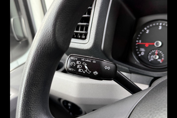 Volkswagen Crafter 35 2.0 TDI HIGHLINE+ / L3H3 / 750 KG DHOLLANDIA HYDR. LAADKLEP / AIRCO / CRUISE / NAVI / CAMERA / CARPLAY Volkswagen Crafter 35 2.0 TDI HIGHLINE+ / L3H3 / 750 KG DHOLLANDIA HYDR. LAADKLEP / AIRCO / CRUISE / NAVI / CAMERA / CARPLAY