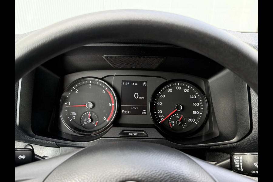 Volkswagen Crafter 35 2.0 TDI HIGHLINE+ / L3H3 / 750 KG DHOLLANDIA HYDR. LAADKLEP / AIRCO / CRUISE / NAVI / CAMERA / CARPLAY Volkswagen Crafter 35 2.0 TDI HIGHLINE+ / L3H3 / 750 KG DHOLLANDIA HYDR. LAADKLEP / AIRCO / CRUISE / NAVI / CAMERA / CARPLAY