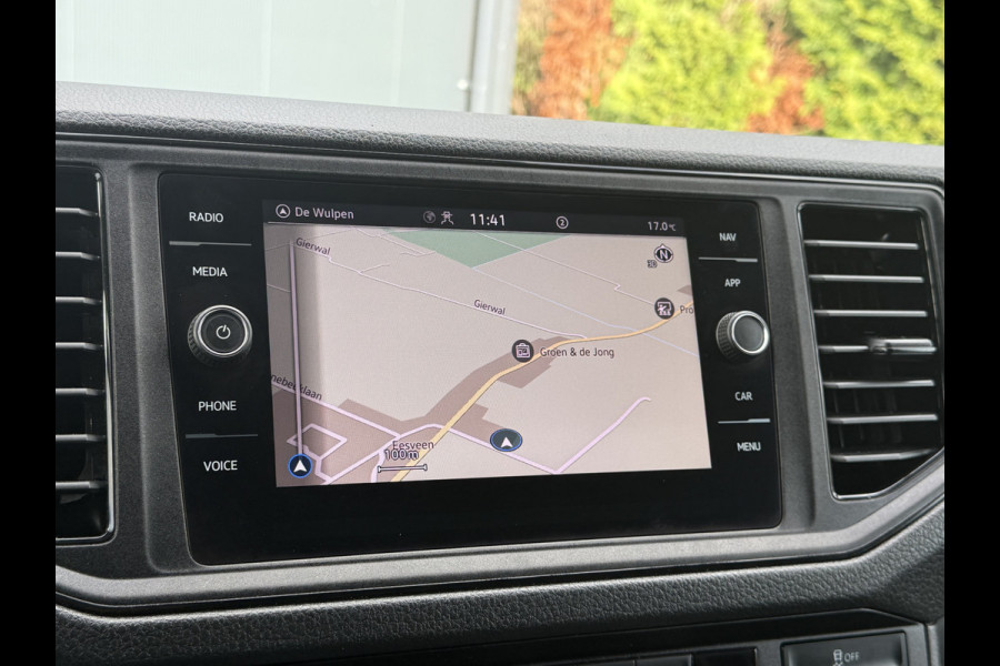 Volkswagen Crafter 35 2.0 TDI HIGHLINE+ / L3H3 / 750 KG DHOLLANDIA HYDR. LAADKLEP / AIRCO / CRUISE / NAVI / CAMERA / CARPLAY Volkswagen Crafter 35 2.0 TDI HIGHLINE+ / L3H3 / 750 KG DHOLLANDIA HYDR. LAADKLEP / AIRCO / CRUISE / NAVI / CAMERA / CARPLAY