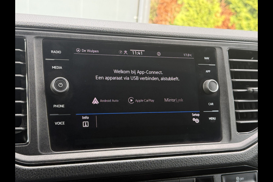 Volkswagen Crafter 35 2.0 TDI HIGHLINE+ / L3H3 / 750 KG DHOLLANDIA HYDR. LAADKLEP / AIRCO / CRUISE / NAVI / CAMERA / CARPLAY Volkswagen Crafter 35 2.0 TDI HIGHLINE+ / L3H3 / 750 KG DHOLLANDIA HYDR. LAADKLEP / AIRCO / CRUISE / NAVI / CAMERA / CARPLAY