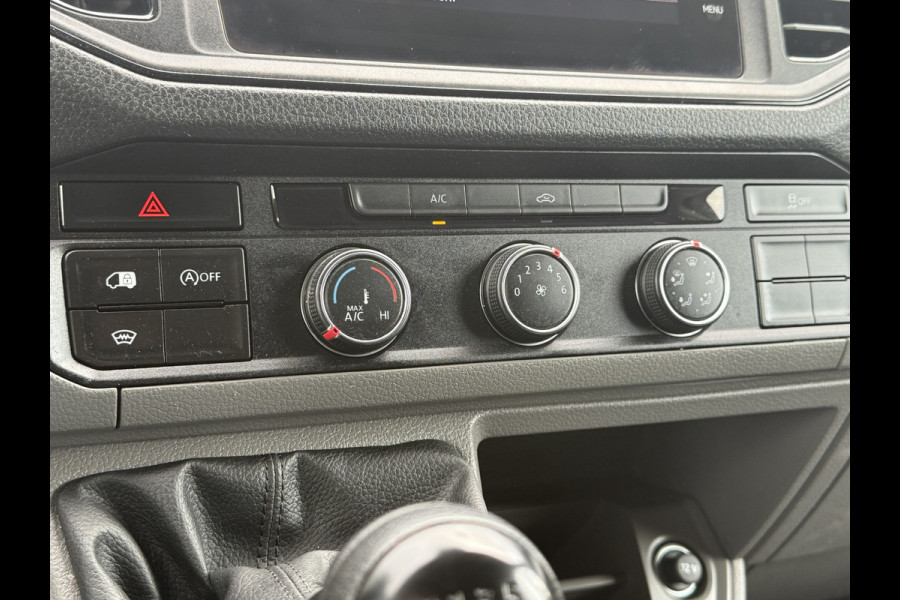 Volkswagen Crafter 35 2.0 TDI HIGHLINE+ / L3H3 / 750 KG DHOLLANDIA HYDR. LAADKLEP / AIRCO / CRUISE / NAVI / CAMERA / CARPLAY Volkswagen Crafter 35 2.0 TDI HIGHLINE+ / L3H3 / 750 KG DHOLLANDIA HYDR. LAADKLEP / AIRCO / CRUISE / NAVI / CAMERA / CARPLAY