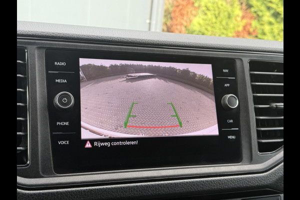 Volkswagen Crafter 35 2.0 TDI HIGHLINE+ / L3H3 / 750 KG DHOLLANDIA HYDR. LAADKLEP / AIRCO / CRUISE / NAVI / CAMERA / CARPLAY Volkswagen Crafter 35 2.0 TDI HIGHLINE+ / L3H3 / 750 KG DHOLLANDIA HYDR. LAADKLEP / AIRCO / CRUISE / NAVI / CAMERA / CARPLAY