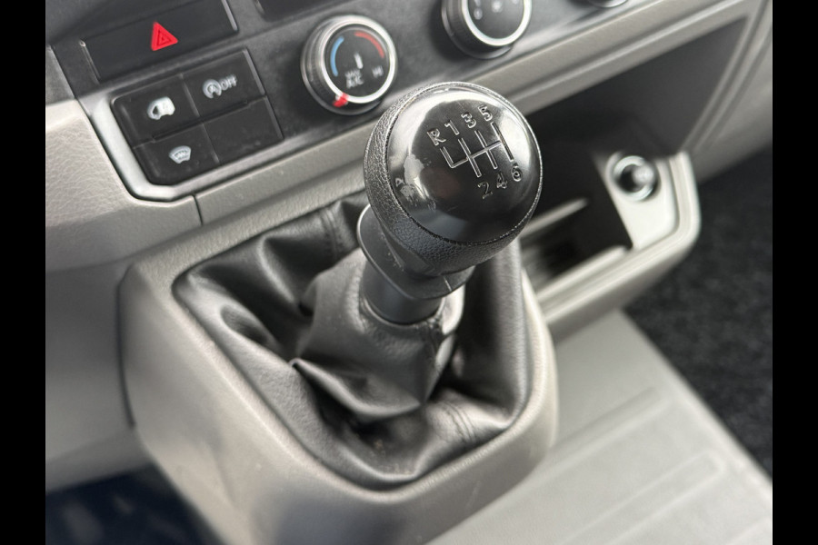 Volkswagen Crafter 35 2.0 TDI HIGHLINE+ / L3H3 / 750 KG DHOLLANDIA HYDR. LAADKLEP / AIRCO / CRUISE / NAVI / CAMERA / CARPLAY Volkswagen Crafter 35 2.0 TDI HIGHLINE+ / L3H3 / 750 KG DHOLLANDIA HYDR. LAADKLEP / AIRCO / CRUISE / NAVI / CAMERA / CARPLAY