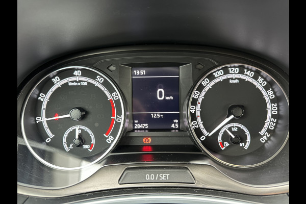 Škoda Fabia 1.0 TSI 95pk Ambition Wagon | Airco | Cruise | DAB | LM velgen | occasion Škoda Fabia 1.0 TSI 95pk Ambition Wagon | Airco | Cruise | DAB | LM velgen | occasion