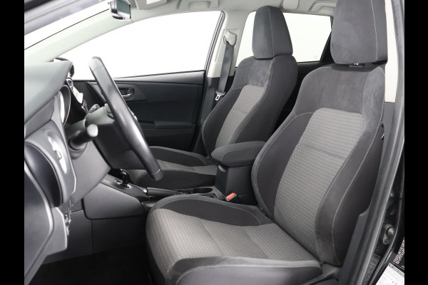 Toyota Auris Touring Sports 1.8 HYBRID DYNAMIC ULTIMATE NAVI GARANTIE 7-2027 STOELVERWARMING . PARKEERSENSOREN .CAMERA . Toyota Auris Touring Sports 1.8 HYBRID DYNAMIC ULTIMATE NAVI GARANTIE 7-2027 STOELVERWARMING . PARKEERSENSOREN .CAMERA .