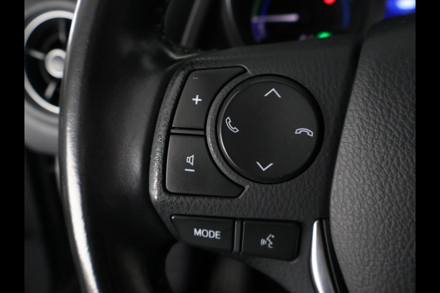 Toyota Auris Touring Sports 1.8 HYBRID DYNAMIC ULTIMATE NAVI GARANTIE 7-2027 STOELVERWARMING . PARKEERSENSOREN .CAMERA . Toyota Auris Touring Sports 1.8 HYBRID DYNAMIC ULTIMATE NAVI GARANTIE 7-2027 STOELVERWARMING . PARKEERSENSOREN .CAMERA .