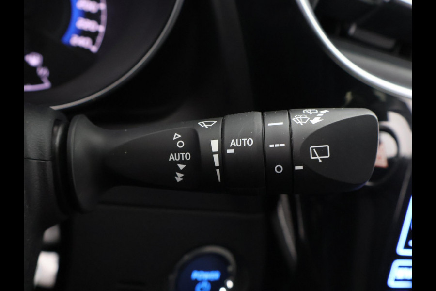 Toyota Auris Touring Sports 1.8 HYBRID DYNAMIC ULTIMATE NAVI GARANTIE 7-2027 STOELVERWARMING . PARKEERSENSOREN .CAMERA . Toyota Auris Touring Sports 1.8 HYBRID DYNAMIC ULTIMATE NAVI GARANTIE 7-2027 STOELVERWARMING . PARKEERSENSOREN .CAMERA .