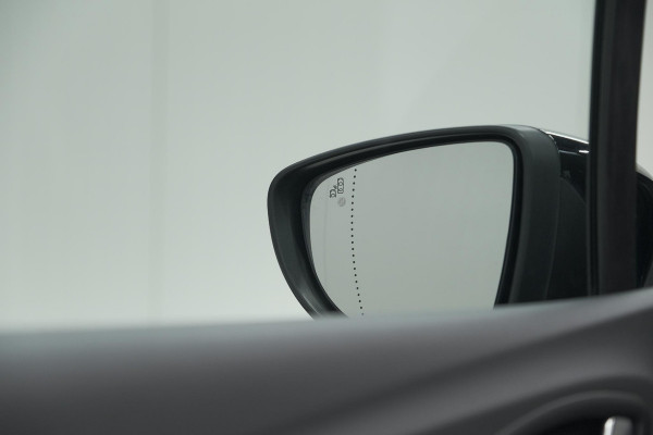 Renault Captur TCe 150 EDC Intens | Trekhaak | Camera | Dodehoekdetectie | Navigatie Renault Captur TCe 150 EDC Intens | Trekhaak | Camera | Dodehoekdetectie | Navigatie