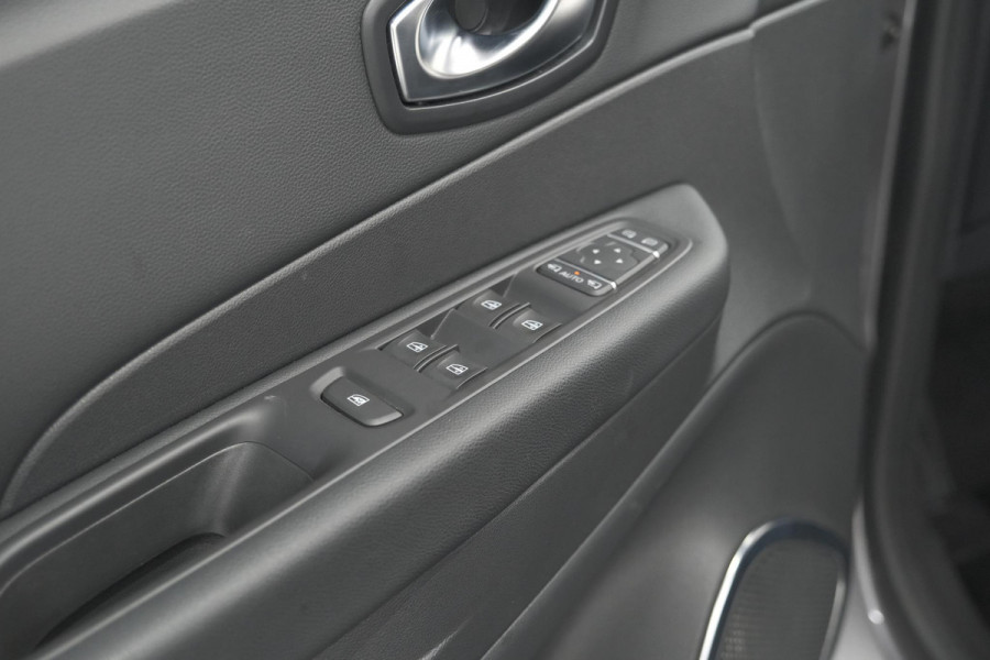 Renault Captur TCe 150 EDC Intens | Trekhaak | Camera | Dodehoekdetectie | Navigatie Renault Captur TCe 150 EDC Intens | Trekhaak | Camera | Dodehoekdetectie | Navigatie