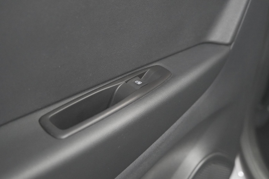 Renault Captur TCe 150 EDC Intens | Trekhaak | Camera | Dodehoekdetectie | Navigatie Renault Captur TCe 150 EDC Intens | Trekhaak | Camera | Dodehoekdetectie | Navigatie