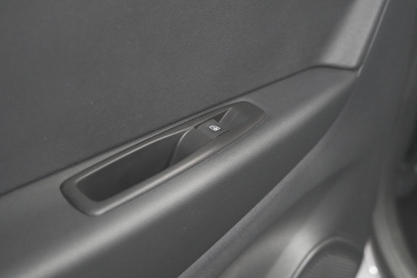 Renault Captur TCe 150 EDC Intens | Trekhaak | Camera | Dodehoekdetectie | Navigatie Renault Captur TCe 150 EDC Intens | Trekhaak | Camera | Dodehoekdetectie | Navigatie