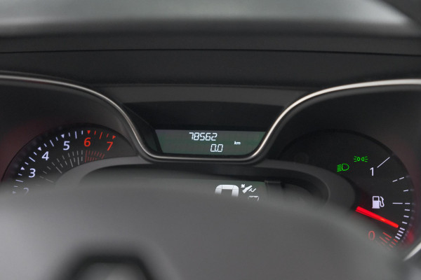 Renault Captur TCe 150 EDC Intens | Trekhaak | Camera | Dodehoekdetectie | Navigatie Renault Captur TCe 150 EDC Intens | Trekhaak | Camera | Dodehoekdetectie | Navigatie