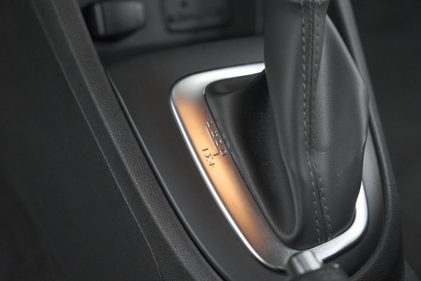 Renault Captur TCe 150 EDC Intens | Trekhaak | Camera | Dodehoekdetectie | Navigatie Renault Captur TCe 150 EDC Intens | Trekhaak | Camera | Dodehoekdetectie | Navigatie