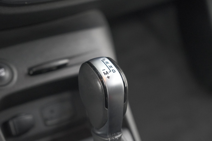 Renault Captur TCe 150 EDC Intens | Trekhaak | Camera | Dodehoekdetectie | Navigatie Renault Captur TCe 150 EDC Intens | Trekhaak | Camera | Dodehoekdetectie | Navigatie