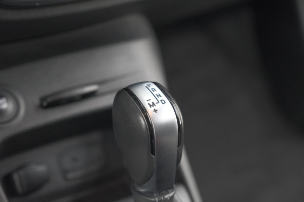 Renault Captur TCe 150 EDC Intens | Trekhaak | Camera | Dodehoekdetectie | Navigatie Renault Captur TCe 150 EDC Intens | Trekhaak | Camera | Dodehoekdetectie | Navigatie