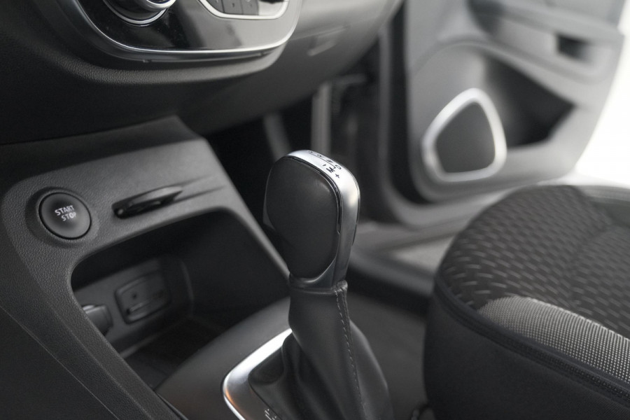 Renault Captur TCe 150 EDC Intens | Trekhaak | Camera | Dodehoekdetectie | Navigatie Renault Captur TCe 150 EDC Intens | Trekhaak | Camera | Dodehoekdetectie | Navigatie