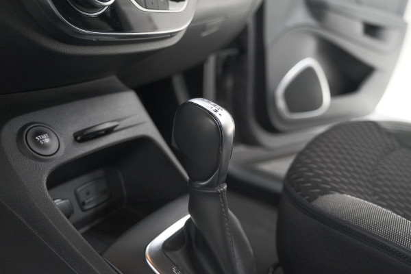 Renault Captur TCe 150 EDC Intens | Trekhaak | Camera | Dodehoekdetectie | Navigatie Renault Captur TCe 150 EDC Intens | Trekhaak | Camera | Dodehoekdetectie | Navigatie