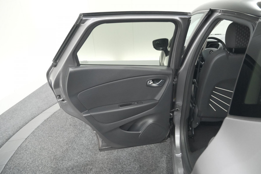 Renault Captur TCe 150 EDC Intens | Trekhaak | Camera | Dodehoekdetectie | Navigatie Renault Captur TCe 150 EDC Intens | Trekhaak | Camera | Dodehoekdetectie | Navigatie