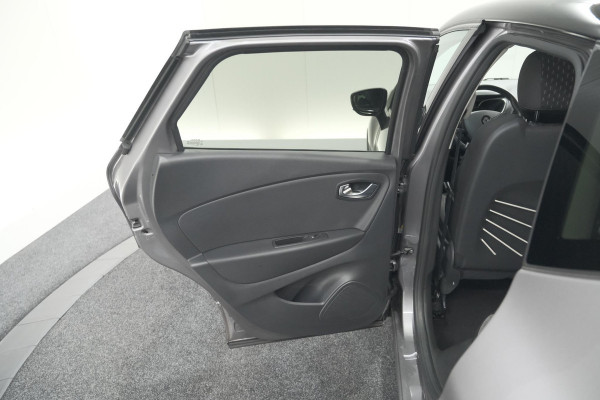 Renault Captur TCe 150 EDC Intens | Trekhaak | Camera | Dodehoekdetectie | Navigatie Renault Captur TCe 150 EDC Intens | Trekhaak | Camera | Dodehoekdetectie | Navigatie