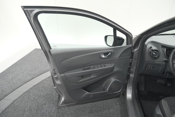 Renault Captur TCe 150 EDC Intens | Trekhaak | Camera | Dodehoekdetectie | Navigatie Renault Captur TCe 150 EDC Intens | Trekhaak | Camera | Dodehoekdetectie | Navigatie