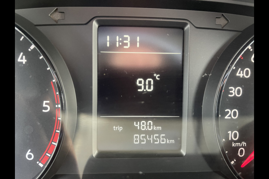 Volkswagen Amarok 3.0 TDI 164pk 4 Motion Plus Cab Trendline / 2 persoons / vaste prijs rijklaar € 19.950 ex btw / lease vanaf € / 4x4 / airco / mag 3000 kg trekken / euro 6 diesel / bpm vrij