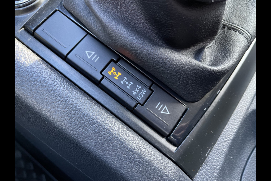 Volkswagen Amarok 3.0 TDI 164pk 4 Motion Plus Cab Trendline / 2 persoons / vaste prijs rijklaar € 19.950 ex btw / lease vanaf € / 4x4 / airco / mag 3000 kg trekken / euro 6 diesel / bpm vrij