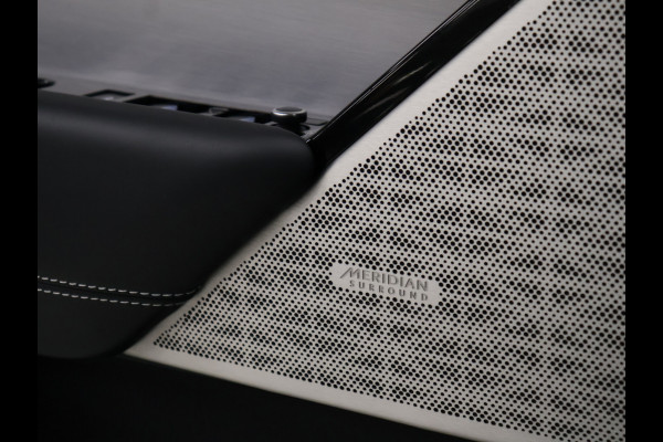 Land Rover Range Rover Velar 2.0 P400e R-Dynamic HSE [SCHUIFKANTELDAK, STOELMASSAGE, TREKHAAK AFNEEMBAAR, MEMORY SEATS, APPLE CARPLAY, ANDROID, MERIDIAN SOUND, OFFROAD MODE, 360 CAMERA, VOL LEDER, ADAPTIVE CRUISE, STOELVERWARMING, ]