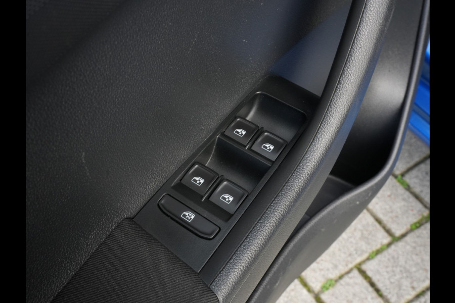 Škoda Fabia Combi 1.0 TSI Style | Navigatie | DAB | Android/Apple Carplay Škoda Fabia Combi 1.0 TSI Style | Navigatie | DAB | Android/Apple Carplay