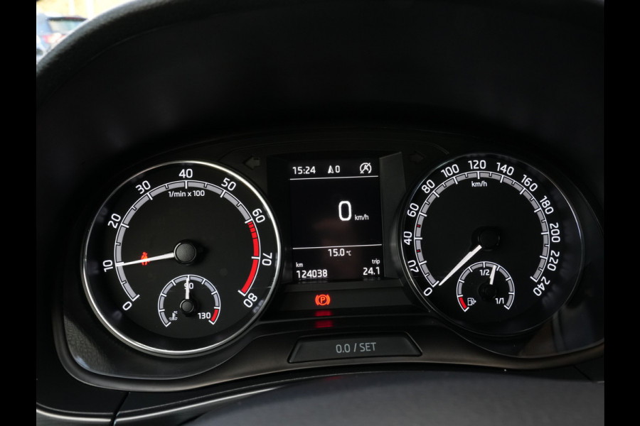 Škoda Fabia Combi 1.0 TSI Style | Navigatie | DAB | Android/Apple Carplay Škoda Fabia Combi 1.0 TSI Style | Navigatie | DAB | Android/Apple Carplay