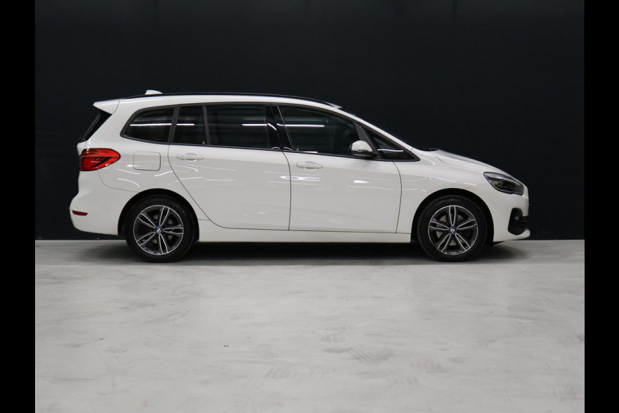 BMW 2 Serie Gran Tourer 218i 7p. Executive Edition [7-ZITS, TREKHAAK AFNEEMBAAR, HEAD-UP, PDC ACHTER, LEDVERLICHTING, BLUETOOTH, ELEKTRISCHE ACHTERKLEP, 6-BAK, CRUISE, CLIMATE, NIEUWSTAAT]