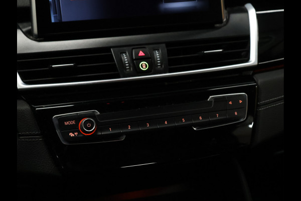BMW 2 Serie Gran Tourer 218i 7p. Executive Edition [7-ZITS, TREKHAAK AFNEEMBAAR, HEAD-UP, PDC ACHTER, LEDVERLICHTING, BLUETOOTH, ELEKTRISCHE ACHTERKLEP, 6-BAK, CRUISE, CLIMATE, NIEUWSTAAT]