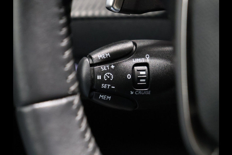 Peugeot 208 1.2 PureTech Blue Lease Allure [APPLE CARPLAY, ANDROID, CAMERA, 3D-COCKPIT, LEDVERLICHTING, HALF LEDER, CRUISE, CLIMATE, NIEUWSTAAT]