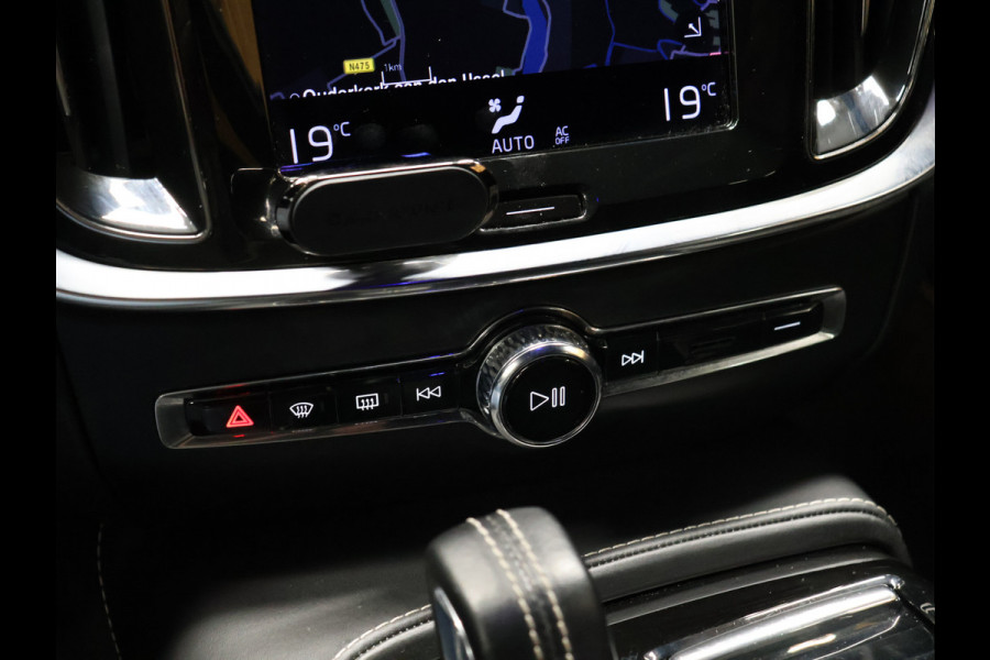 Volvo V60 2.0 T6 Recharge AWD R-Design [MEMORY SEATS, APPLE CARPLAY, ANDROID, CAMERA, ADAPTIVE CRUISE, VOL LEDER, CLIMATE, NIEUWSTAAT]