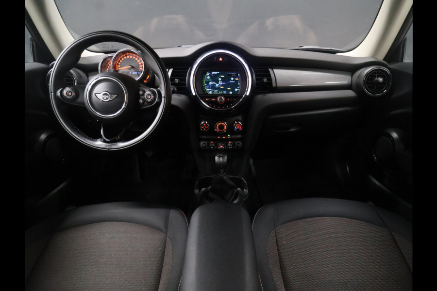 MINI Mini 1.5 Cooper Business [NAVIGATIE, AIRCO, PDC ACHTER, BLUETOOTH, 6-BAK, CRUISE CONTROL, NIEUWSTAAT]