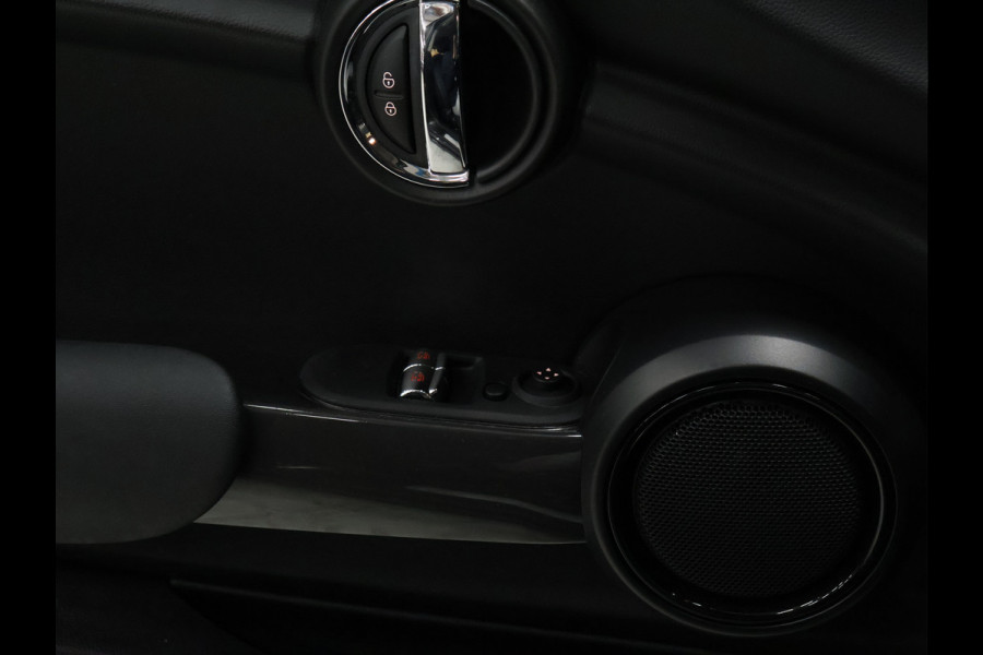 MINI Mini 1.5 Cooper Business [NAVIGATIE, AIRCO, PDC ACHTER, BLUETOOTH, 6-BAK, CRUISE CONTROL, NIEUWSTAAT]