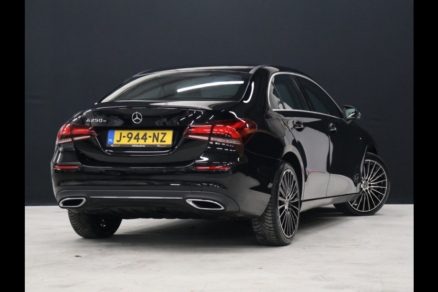 Mercedes-Benz A-Klasse 250 e Business Solution Luxury Limited [SFEERVERLICHTING, CAMERA, VOL LEDER, PDC V+A, STOELVERWARMING, BLUETOOTH, CRUISE, CLIMATE, NIEUWSTAAT]