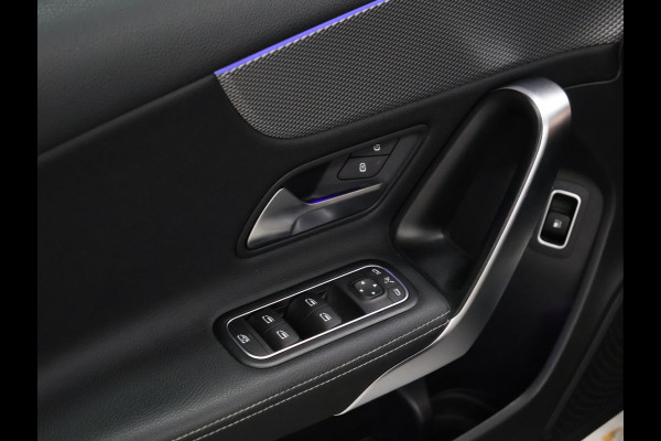 Mercedes-Benz A-Klasse 250 e Business Solution Luxury Limited [SFEERVERLICHTING, CAMERA, VOL LEDER, PDC V+A, STOELVERWARMING, BLUETOOTH, CRUISE, CLIMATE, NIEUWSTAAT]