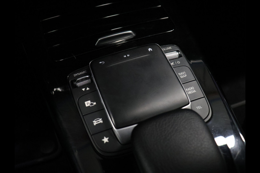 Mercedes-Benz A-Klasse 250 e Business Solution Luxury Limited [SFEERVERLICHTING, CAMERA, VOL LEDER, PDC V+A, STOELVERWARMING, BLUETOOTH, CRUISE, CLIMATE, NIEUWSTAAT]