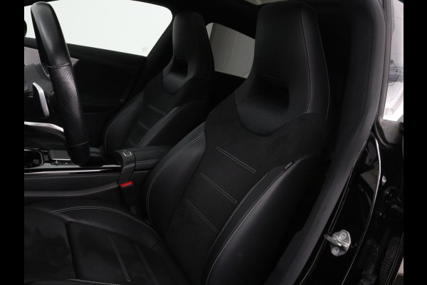 Mercedes-Benz CLA-Klasse Shooting Brake 250e AMG Night | Panoramadak | Adaptive cruise | Head-Up | Carplay | Stoelverwarming | Trekhaak | Leder/Alcantara | Widescreen | Full LED
