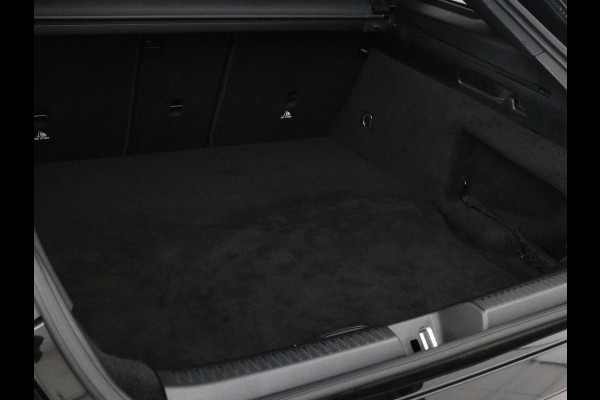 Mercedes-Benz CLA-Klasse Shooting Brake 250e AMG Night | Panoramadak | Adaptive cruise | Head-Up | Carplay | Stoelverwarming | Trekhaak | Leder/Alcantara | Widescreen | Full LED