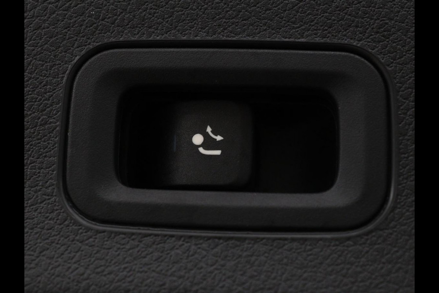 Mercedes-Benz CLA-Klasse Shooting Brake 250e AMG Night | Panoramadak | Adaptive cruise | Head-Up | Carplay | Stoelverwarming | Trekhaak | Leder/Alcantara | Widescreen | Full LED