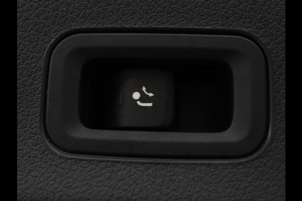 Mercedes-Benz CLA-Klasse Shooting Brake 250e AMG Night | Panoramadak | Adaptive cruise | Head-Up | Carplay | Stoelverwarming | Trekhaak | Leder/Alcantara | Widescreen | Full LED