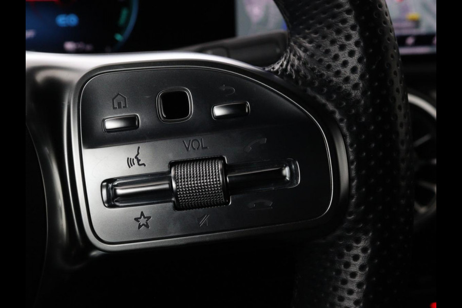 Mercedes-Benz CLA-Klasse Shooting Brake 250e AMG Night | Panoramadak | Adaptive cruise | Head-Up | Carplay | Stoelverwarming | Trekhaak | Leder/Alcantara | Widescreen | Full LED