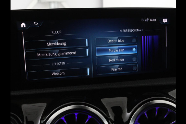 Mercedes-Benz CLA-Klasse Shooting Brake 250e AMG Night | Panoramadak | Adaptive cruise | Head-Up | Carplay | Stoelverwarming | Trekhaak | Leder/Alcantara | Widescreen | Full LED